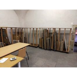 Fahrgestellschrank und Gemälde Issoire